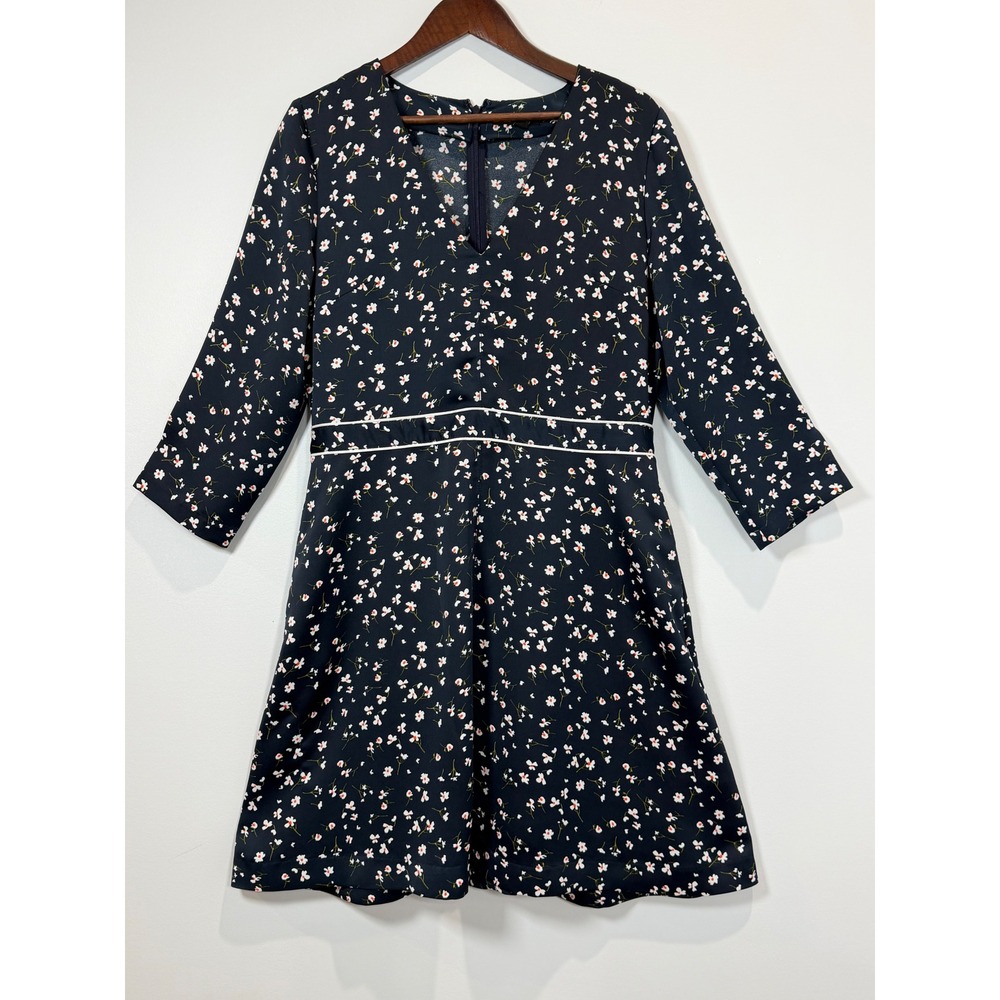 Banana Republic Navy Blue Floral V-Neck Fit and Flare Dress 3/4 Sleeve Pockets